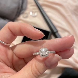 Kay Jewelers White gold ring 7.5